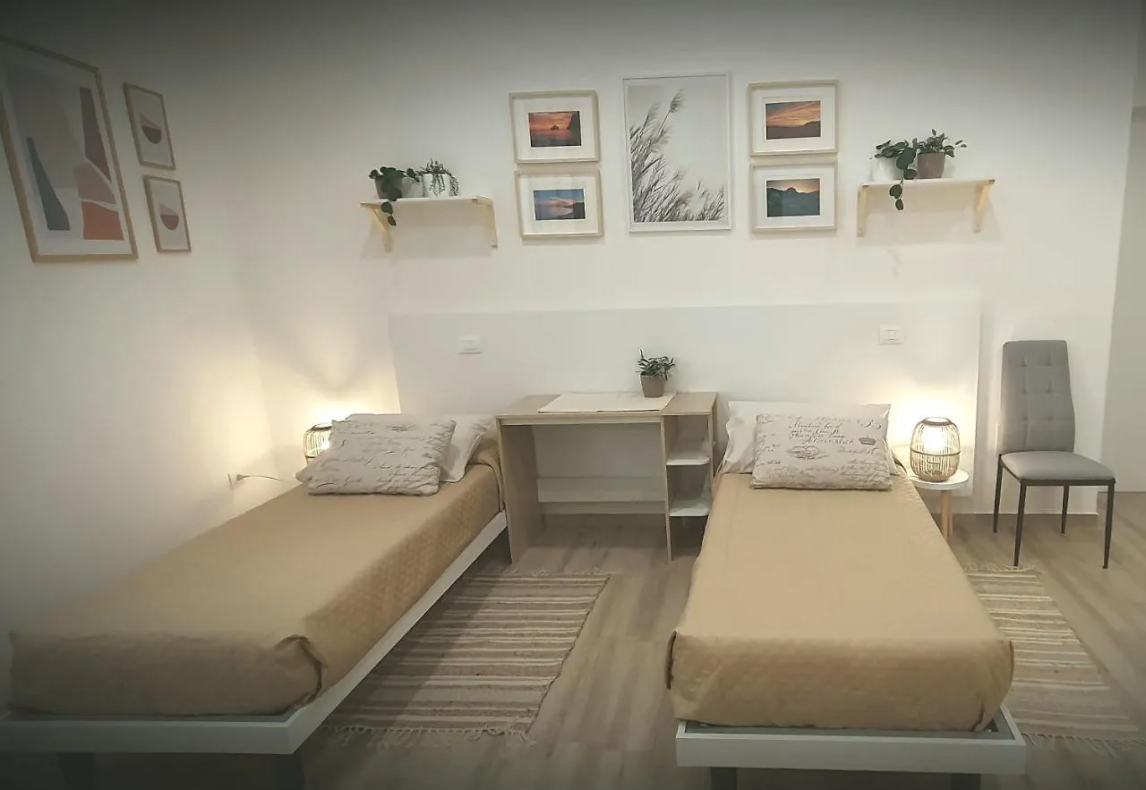 Suite Blanc Apartments - Monolocali Indipendenti Con Cucina E Bagno Privato - Check-In E Check-Out Con Codice In Autonomia H24 - Terrazza In Comune Necessario Avere Wathsapp O App Di Messaggistica Istantanea Per Foto E Video Guspini Italia